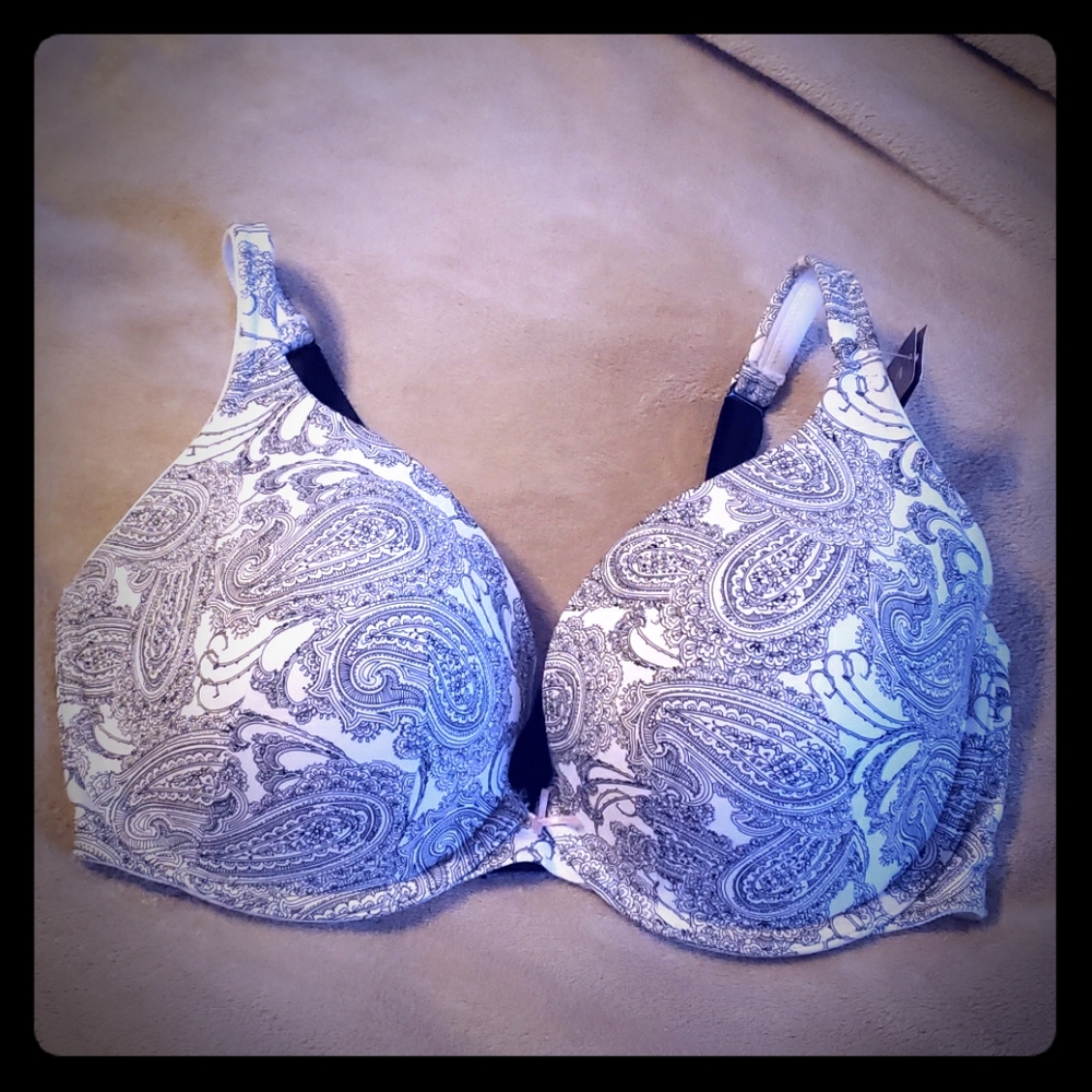 38F push up plunge bra underwire black white